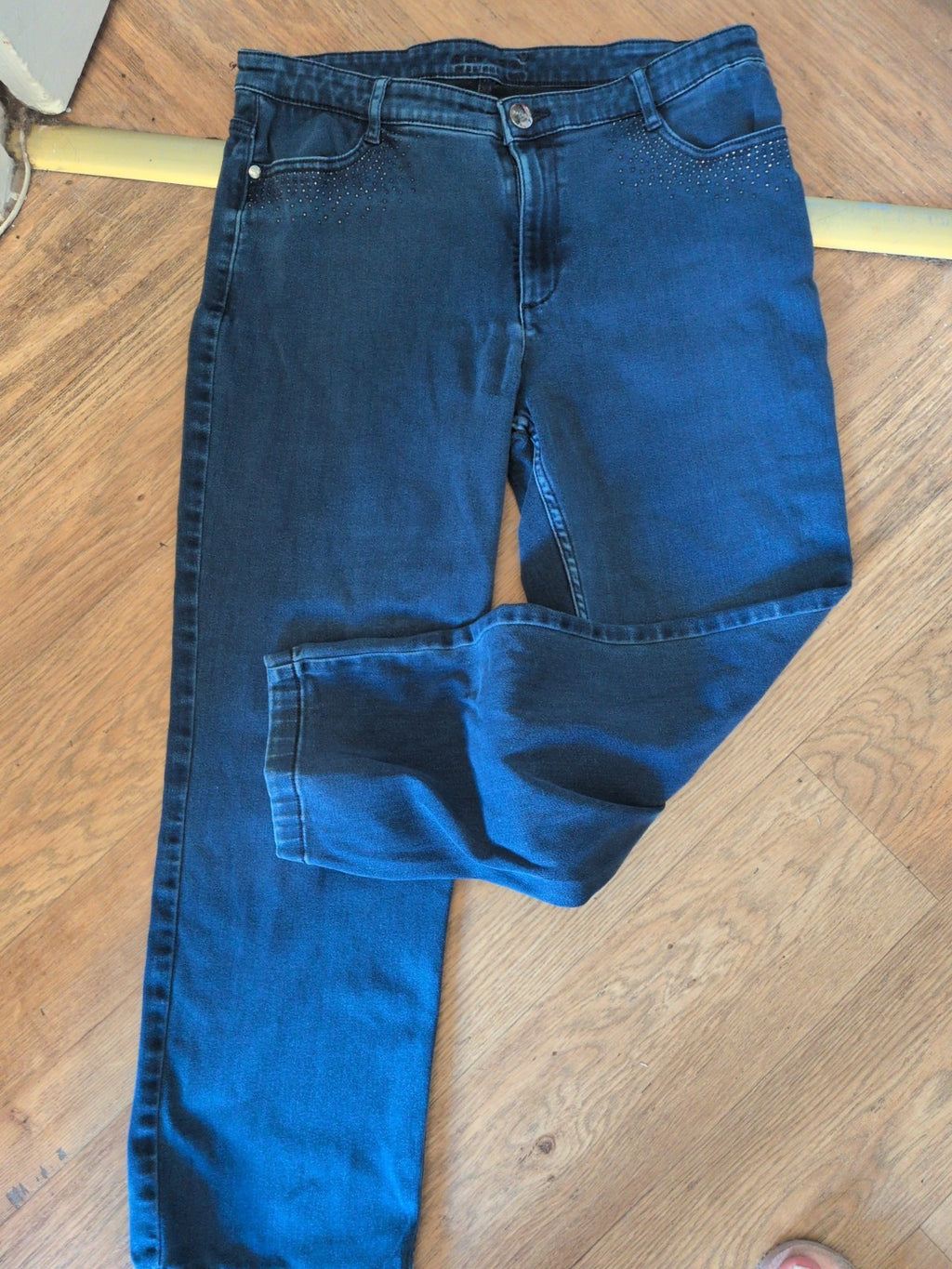 Per Una 16 Short Straight Leg Jeans Detail On Pockets