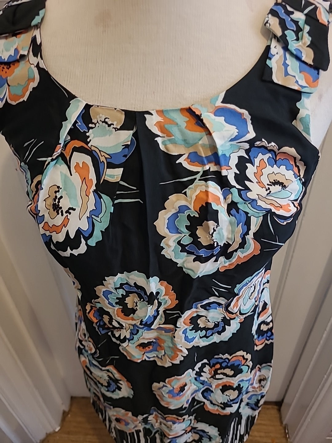 Ladies Dorothy Perkins Size 8 Black Floral Sleeveless Dress