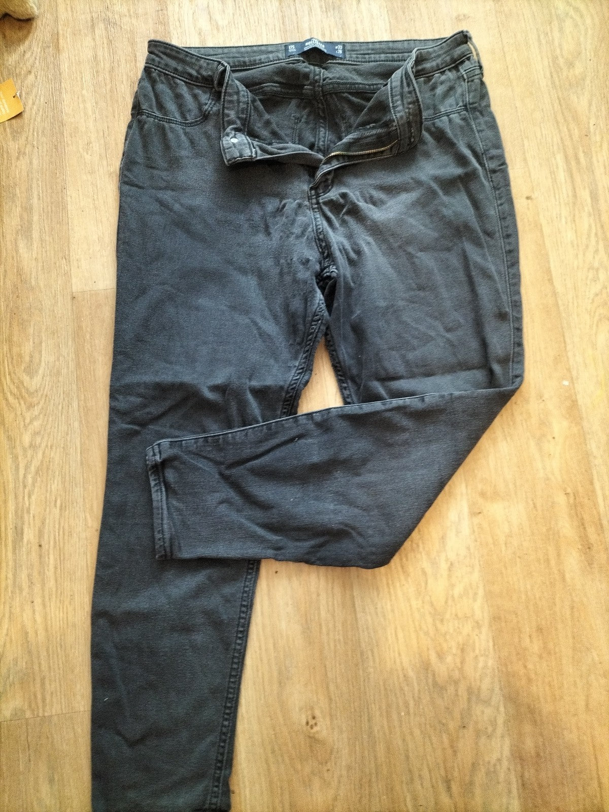Ladies Hollister Size 33x26 Charcoal High Rise Jean