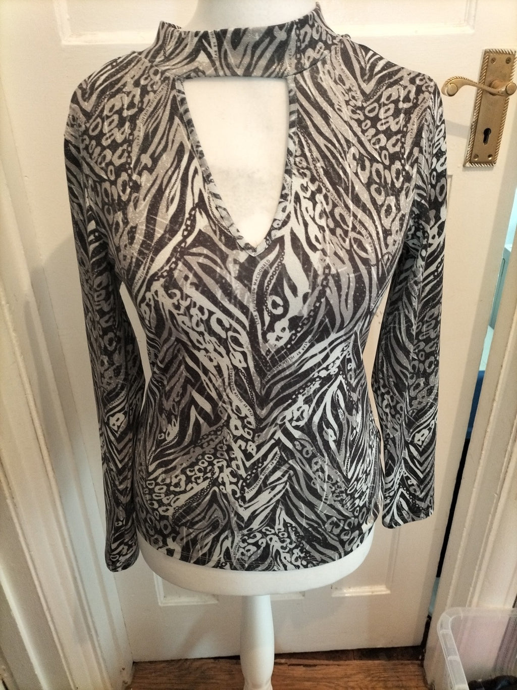 Star By Julien Mcdonald 12 Silver Grey White Long Sleeve Blouse V Neck
