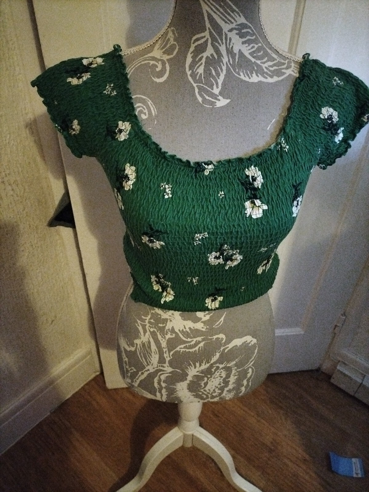 Ladies New Look Size 10 Green Belly Top