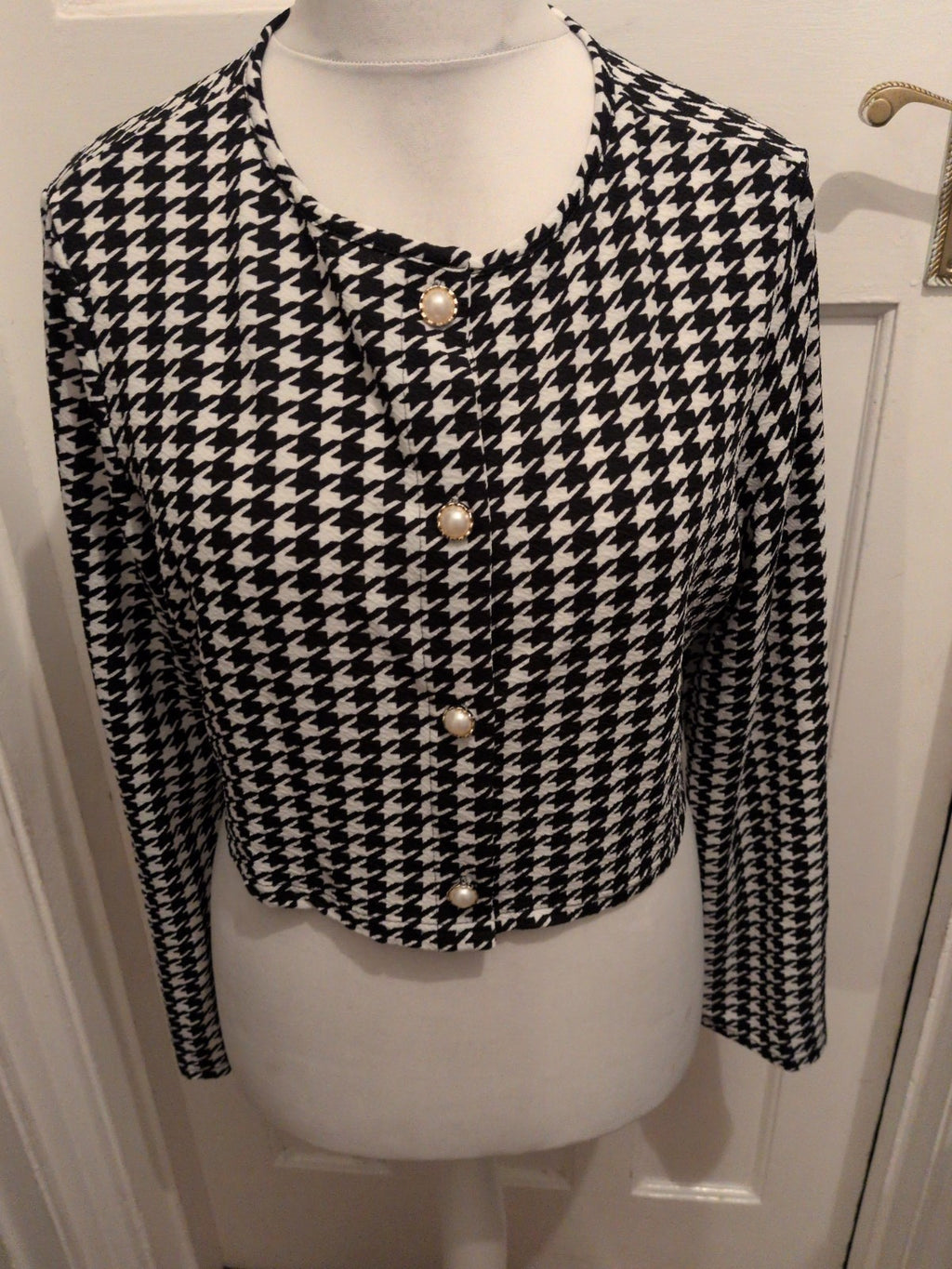 2XL Black And White Long Sleeve Button Blouse