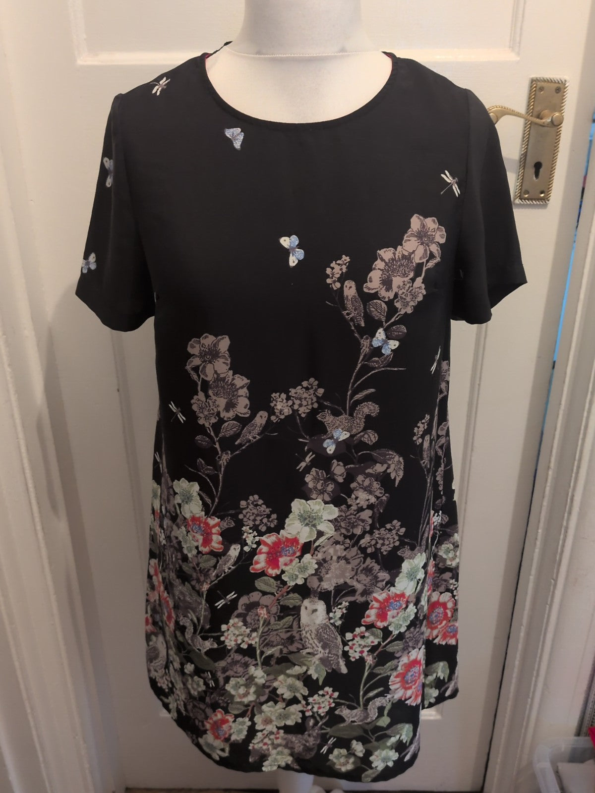Ladies Tu Size 10 Black With Floral Short Sleeved Lightweight Dress