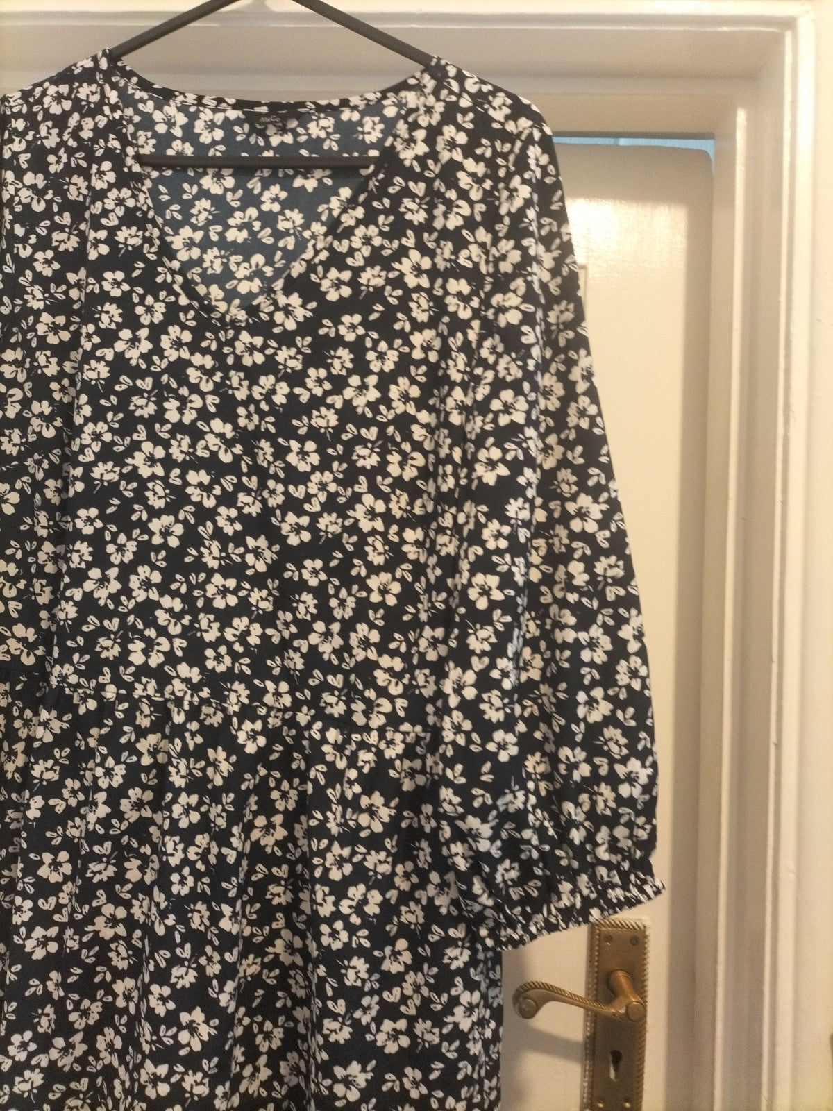 Ladies M&Co Size 8 Navy White Floral Mid Sleeved Dress