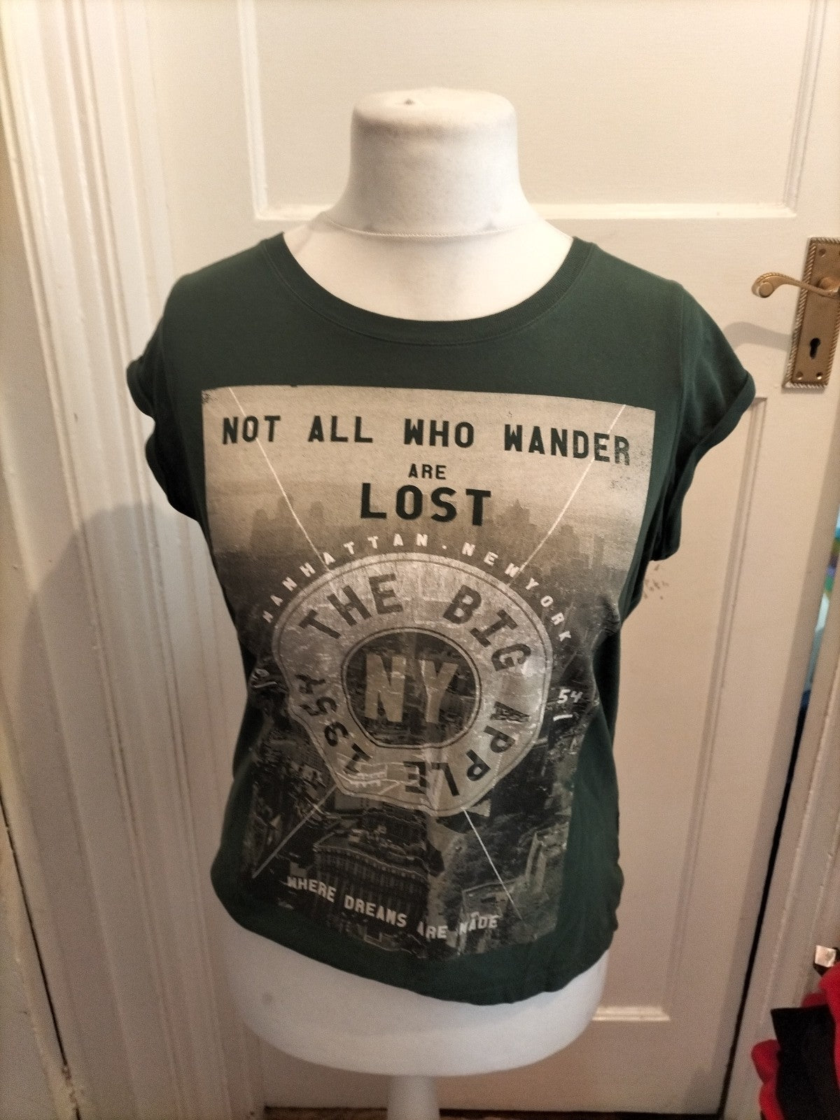 Ladies New Look Size 12 Green Printed Short Sleeved T-shirt
