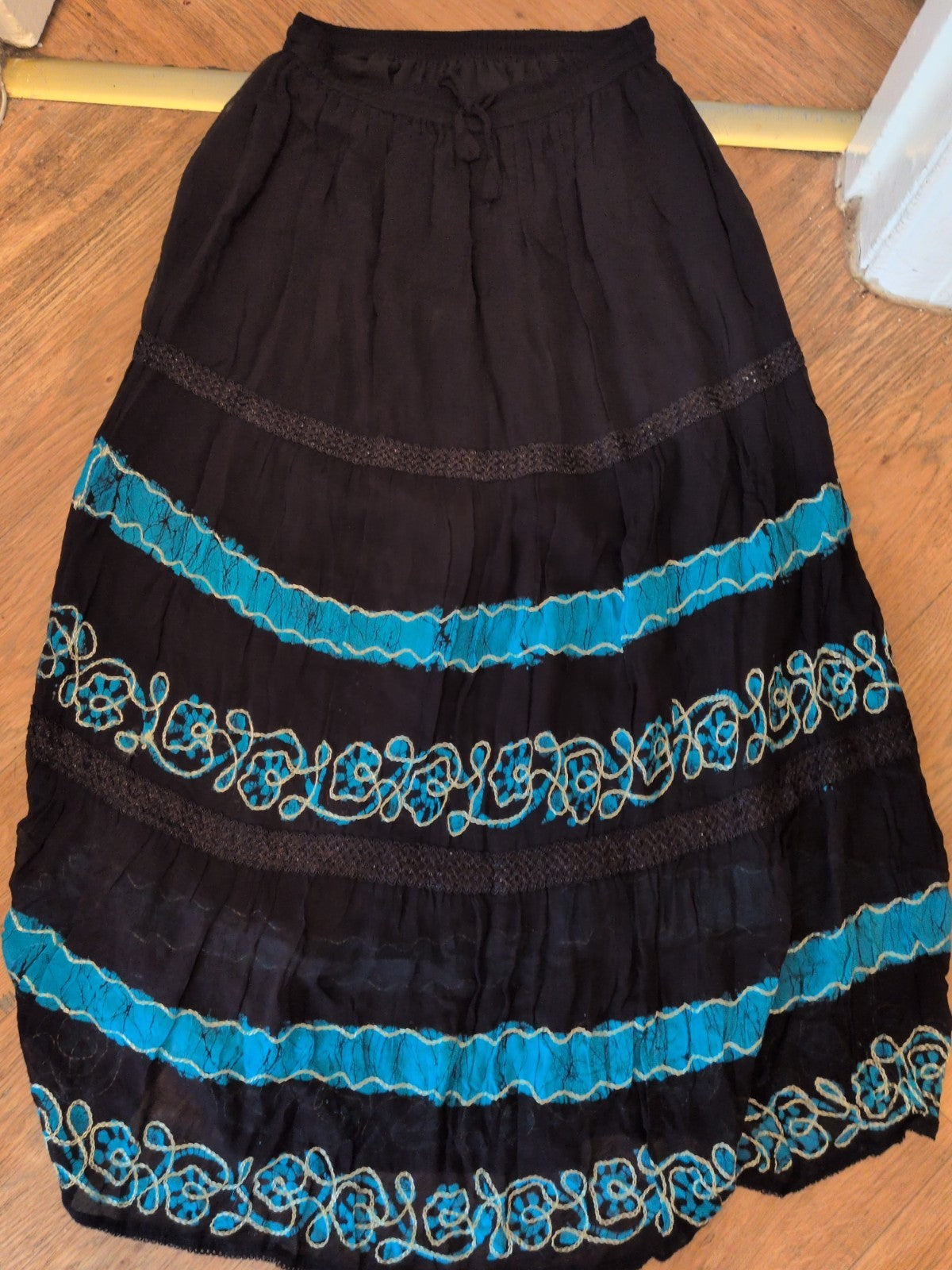 Large Black Long Length Lined With Blue Skirt Elasticated Flare