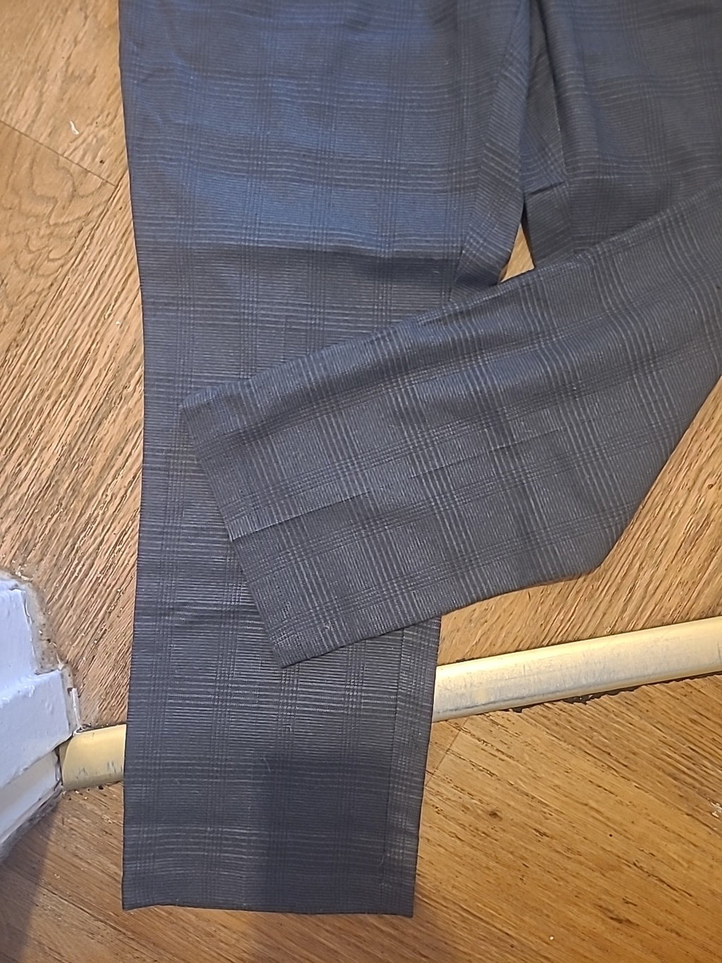 Mens Goodthreads Size 35x28 Grey Check Trousers