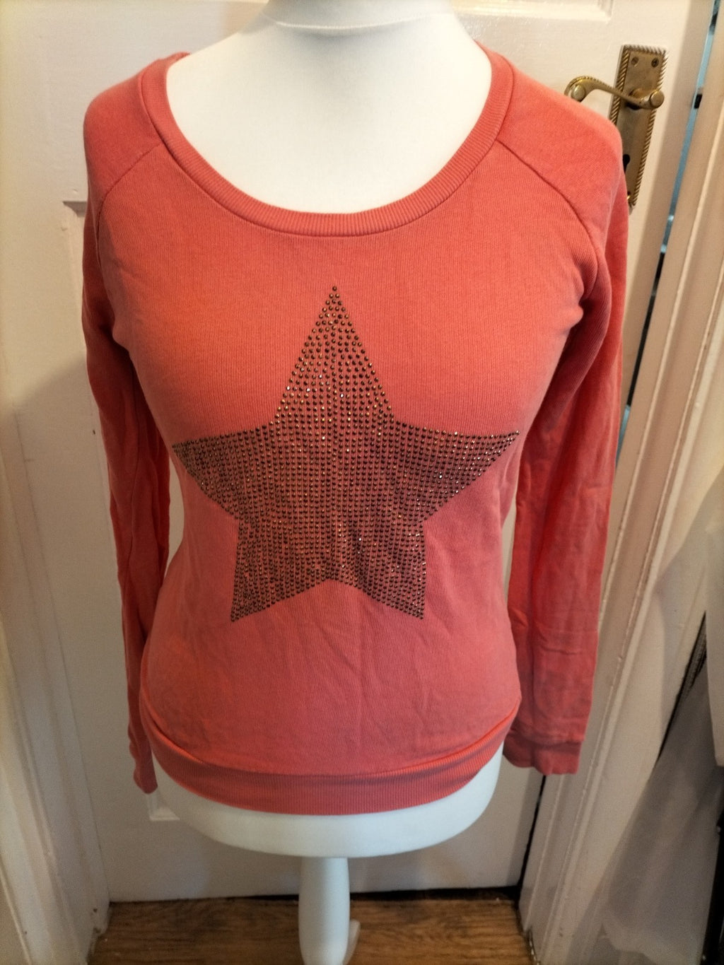 Ladies Only Size Small Coral Star Long Sleeved Top