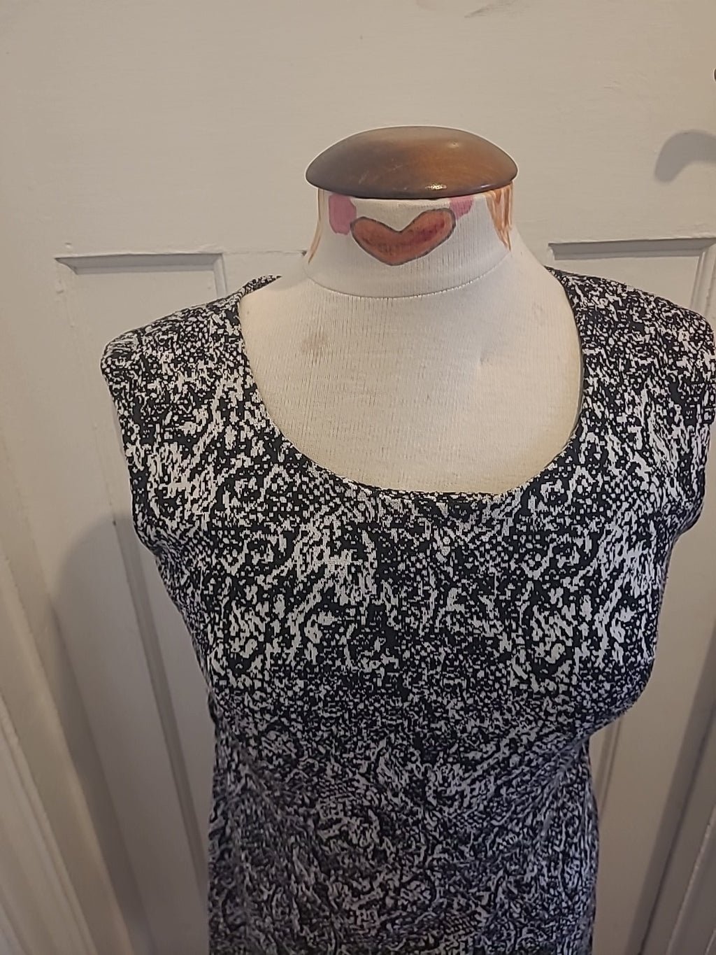 Ladies Next Size 10 White Black Sleeveless Lined Dress