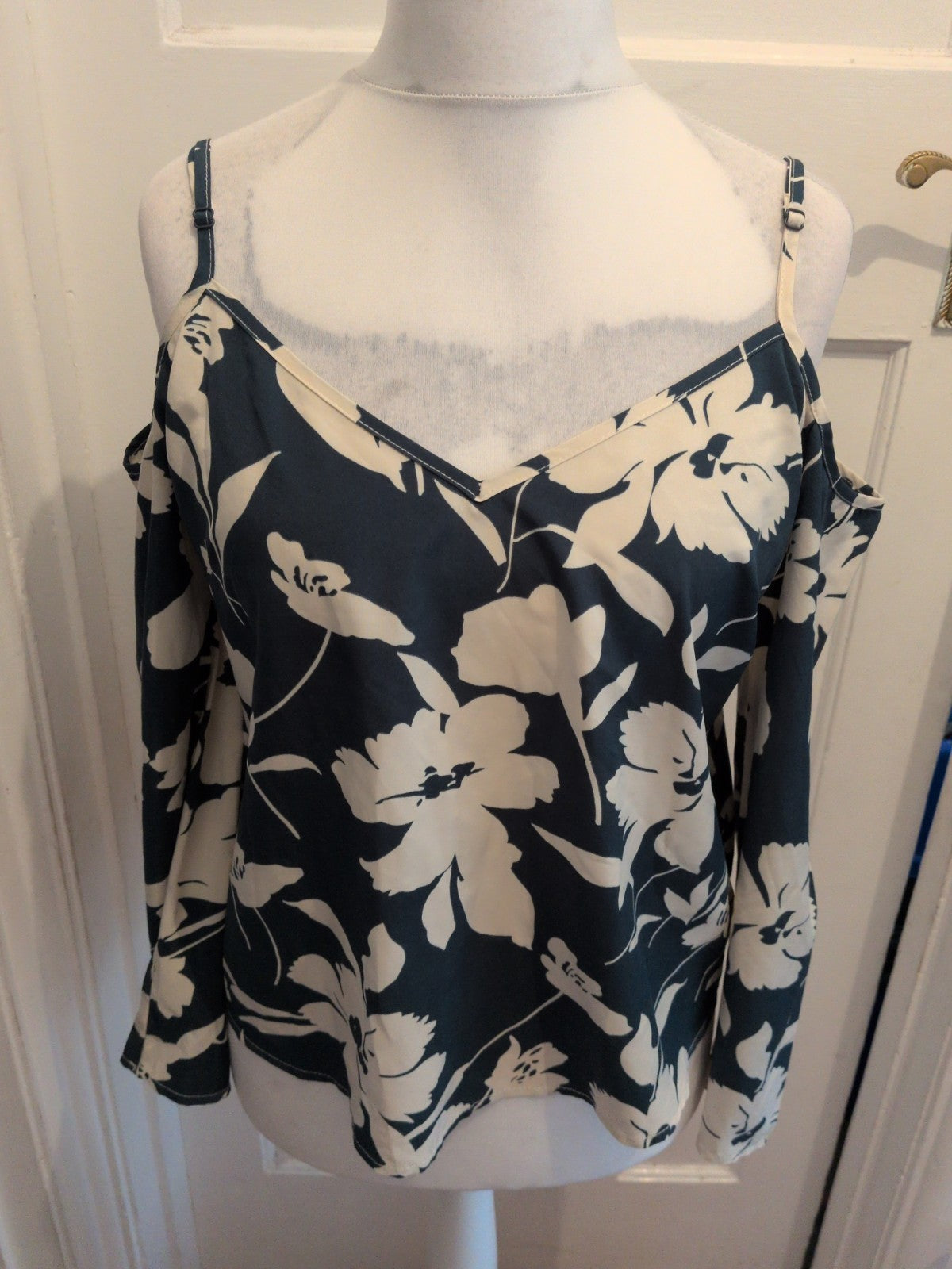 XL Green And White Floral Open Shoulder Long Sleeve Blouse