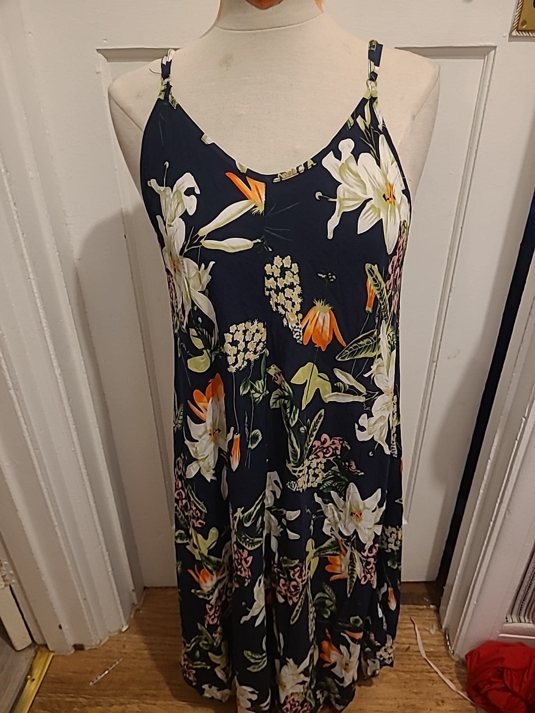 Ladies J.stars Size Medium Black With Floral Pattern Sleeveless Pencil Dress