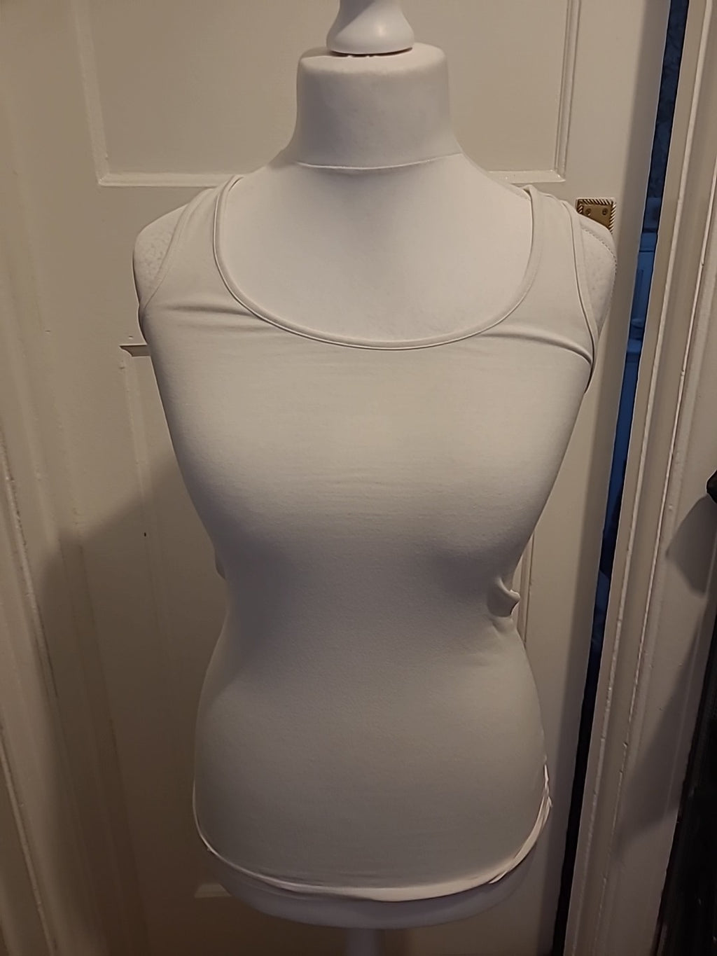 Ladies H&M Size Small Ivory Sleeveless Vest Tank Top