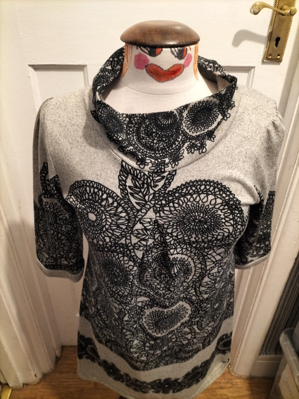 Ladies Izabel Size 10 Grey Black Mid Sleeved Jumper Dress