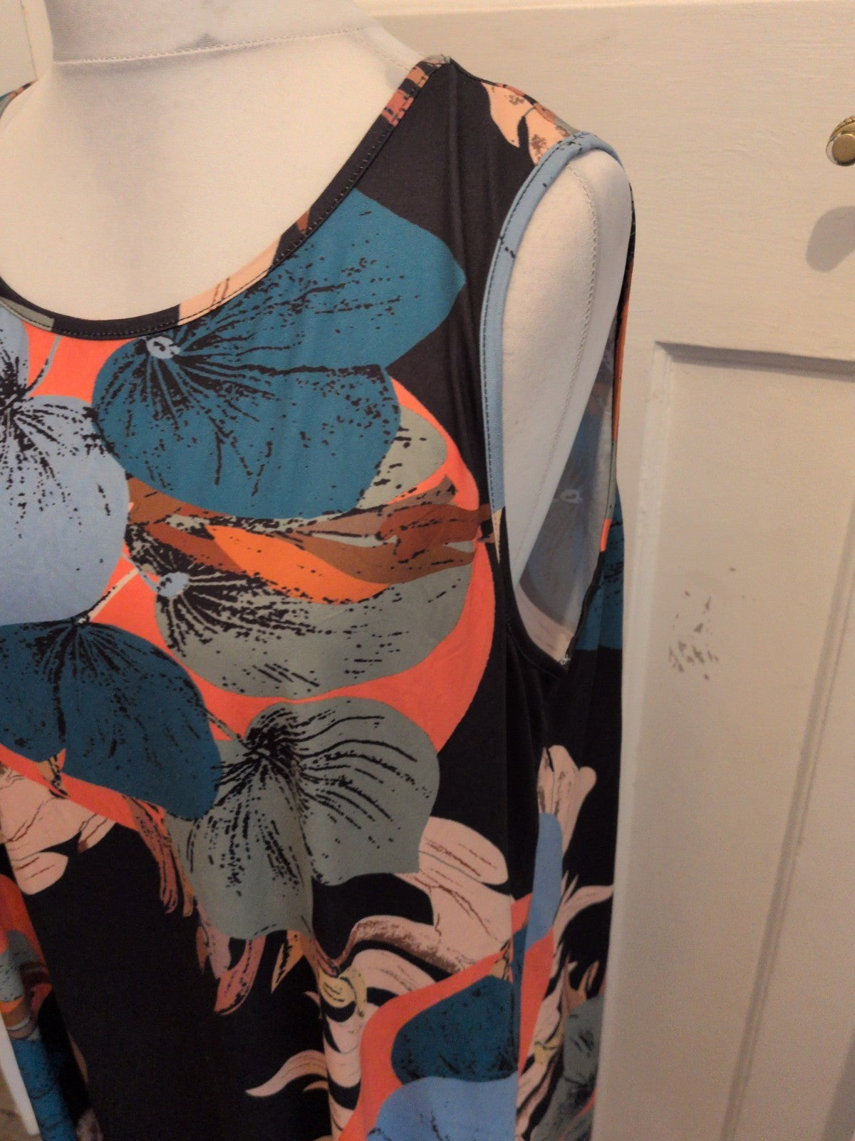 Shein Curve 3XL Part Scoop Neck Floral Sleeveless Dress