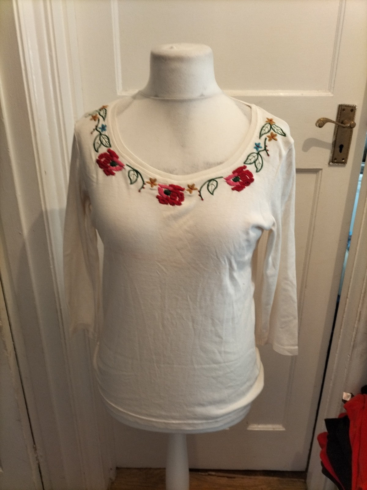 Ladies Cotton Traders Size 14/16 White Floral Blouse Faint Mark On Front