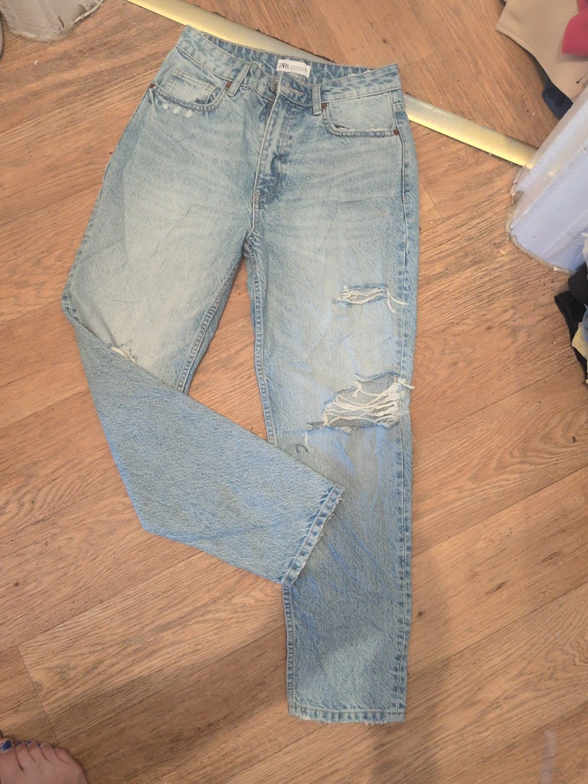 Zara 10 Pale Ripped Straight Jeans
