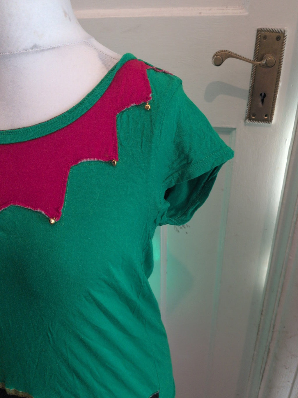 Ladies Peacocks Size Medium Elf Pyjama Top