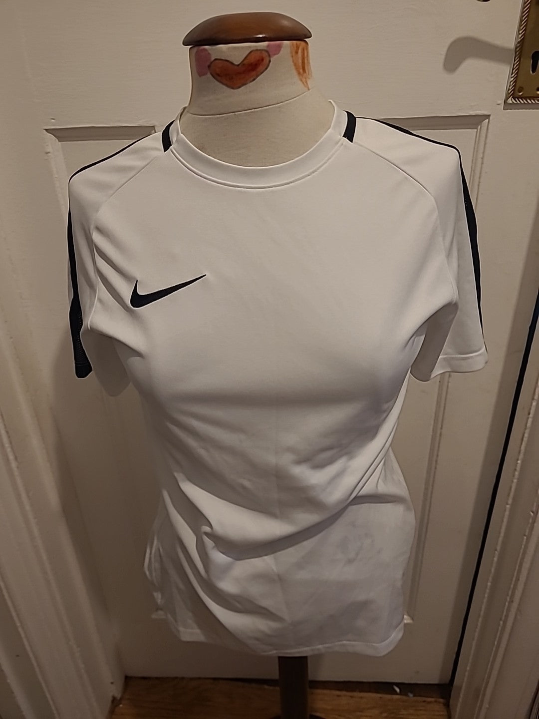 Mens Nike Size Small White Dri Fit Short Sleeved Tshirt
