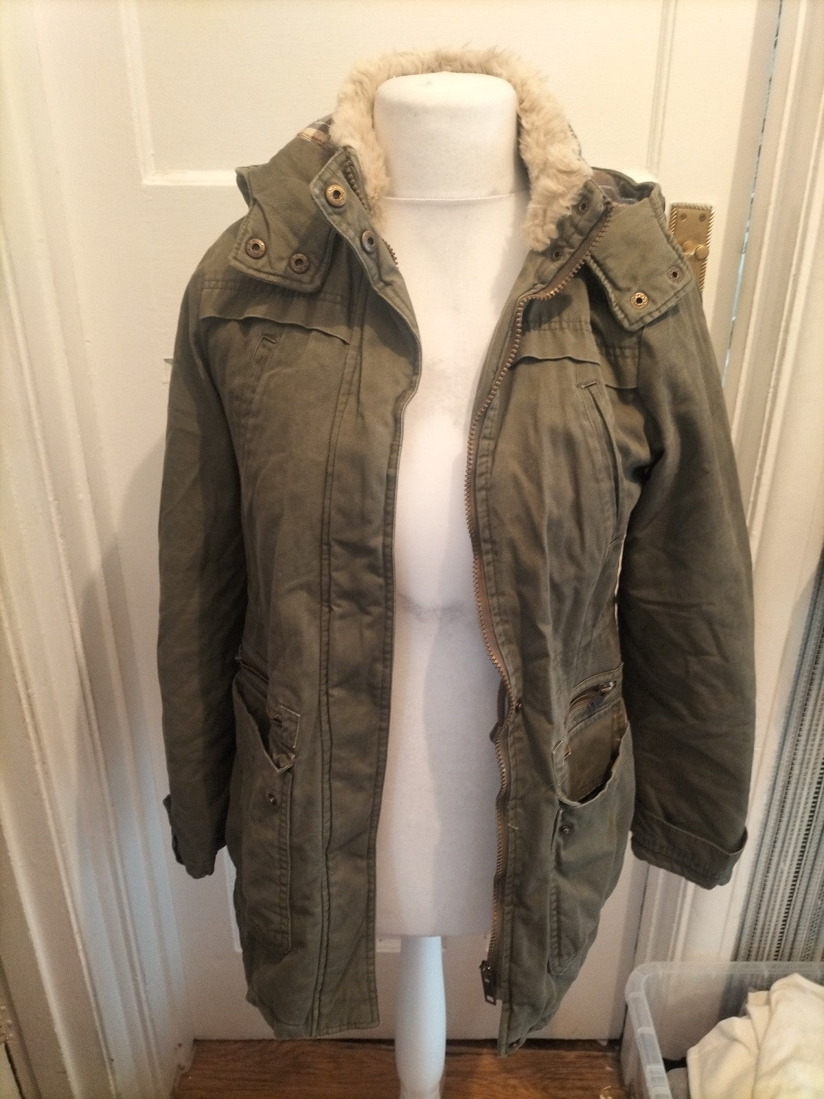 New Look 8 Khaki Faux Fur Collar Coat