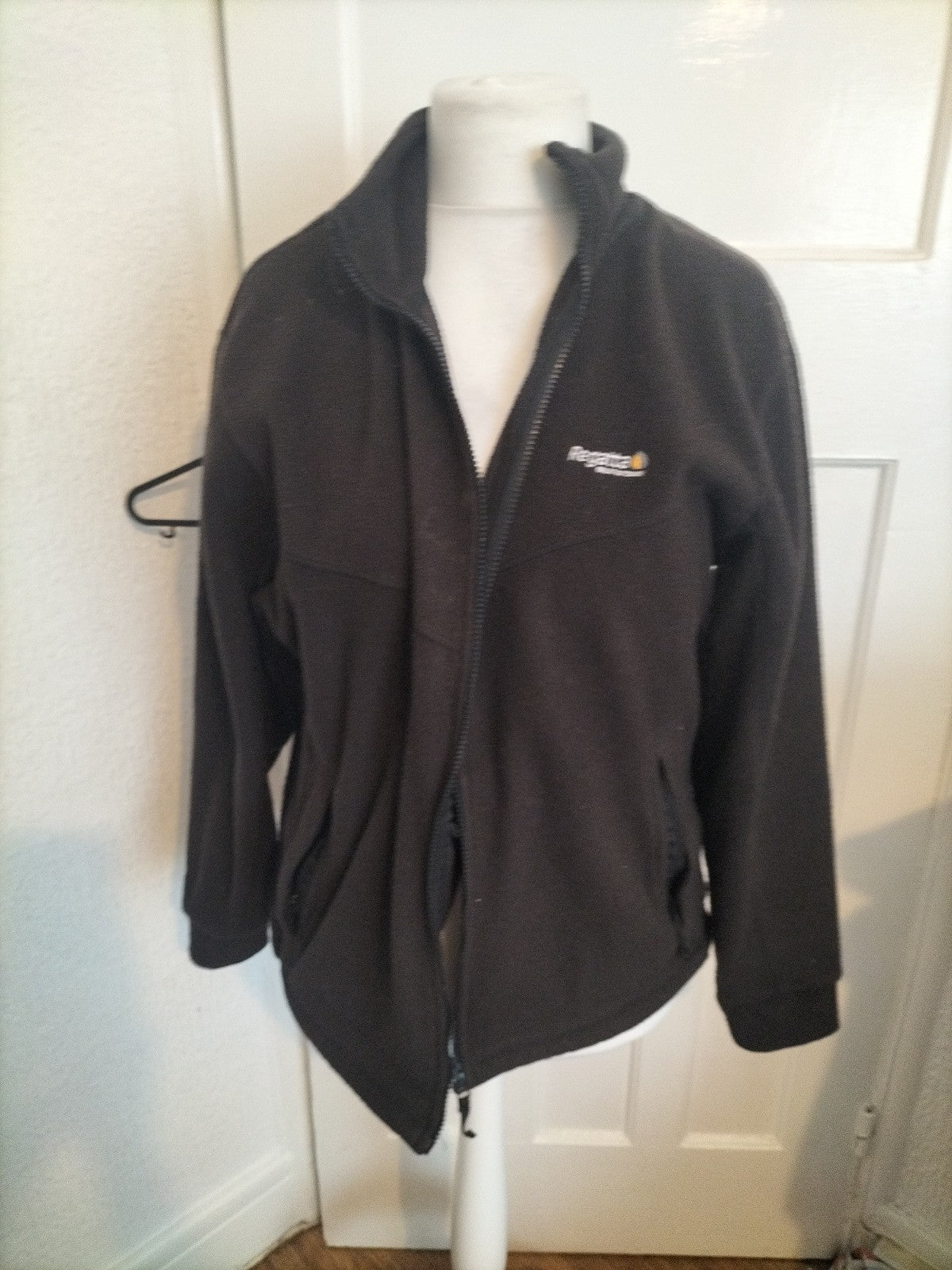Mens Regatta Size M Black Zipped Jumper Long Sleeved