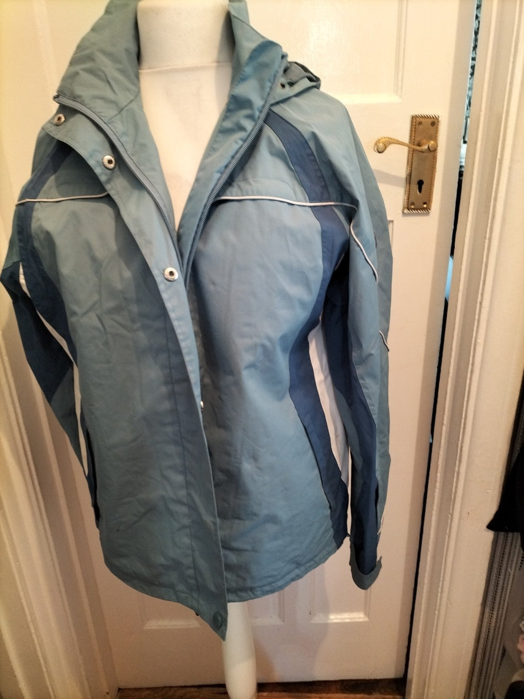 Mens Back Swing Size Large Blue Medh Lined Rain Coat