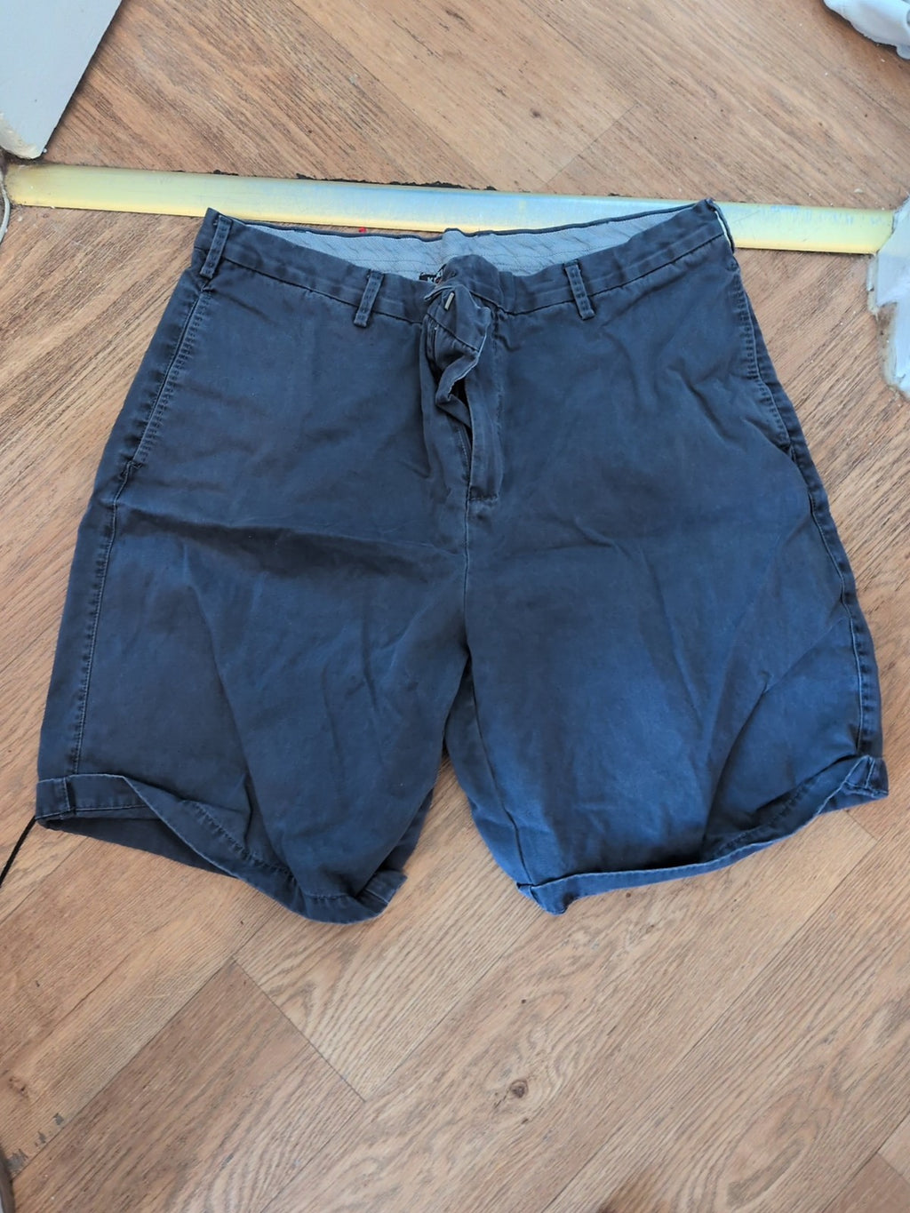 Kirkland 38" Navy(Fading) Short Chino