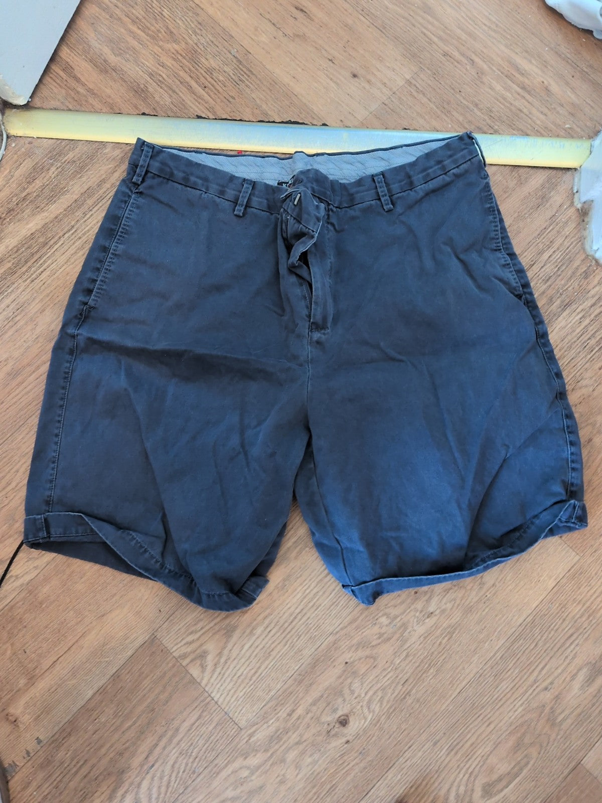 Kirkland 38" Navy(Fading) Short Chino