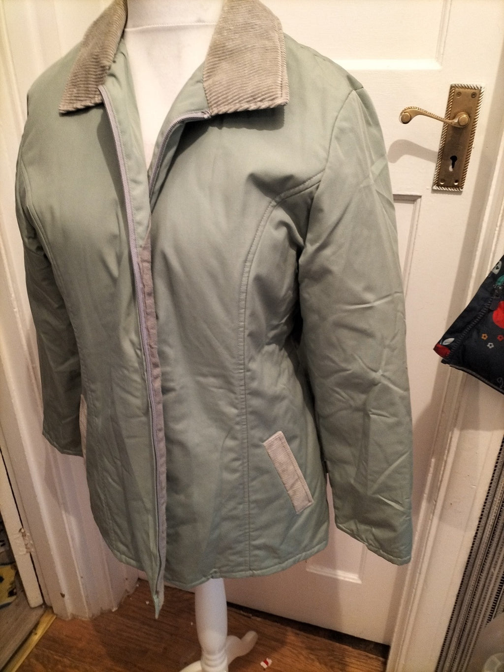 Mens Size Large Olive Green Zipped Jacket