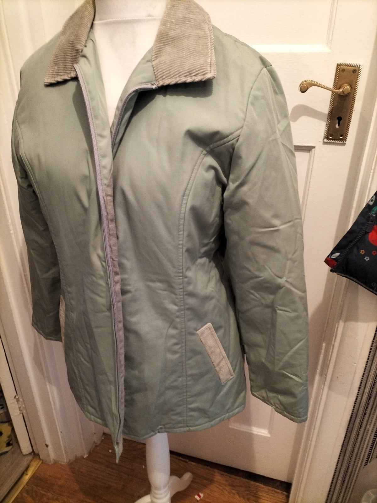 Mens Size Large Olive Green Zipped Jacket