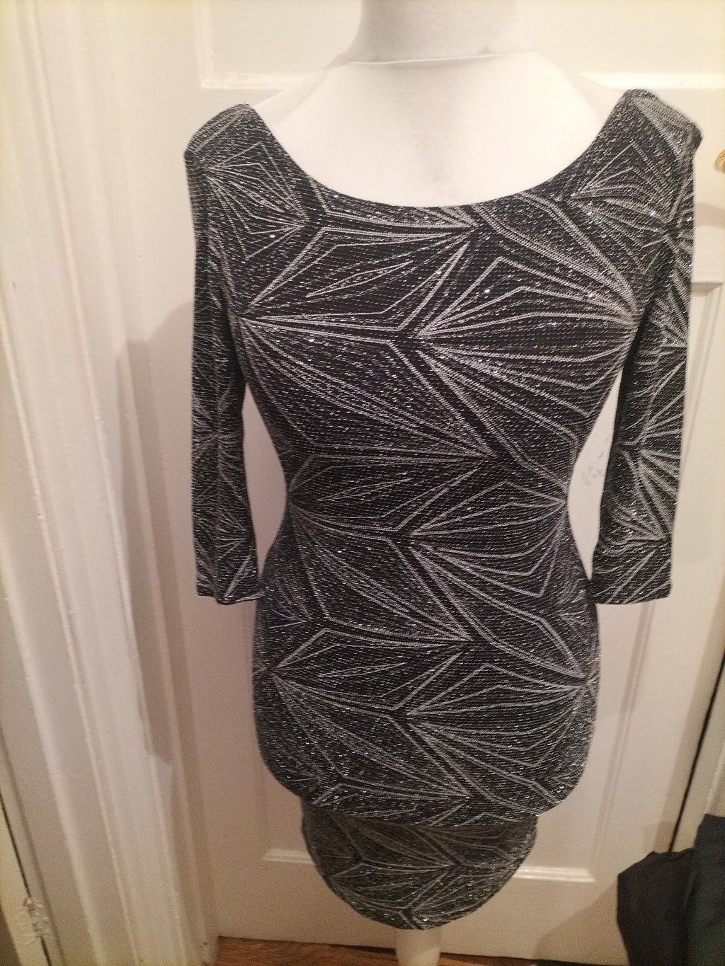 Ladies New Look Size 10 Black And Silver Half Sleeve Dress