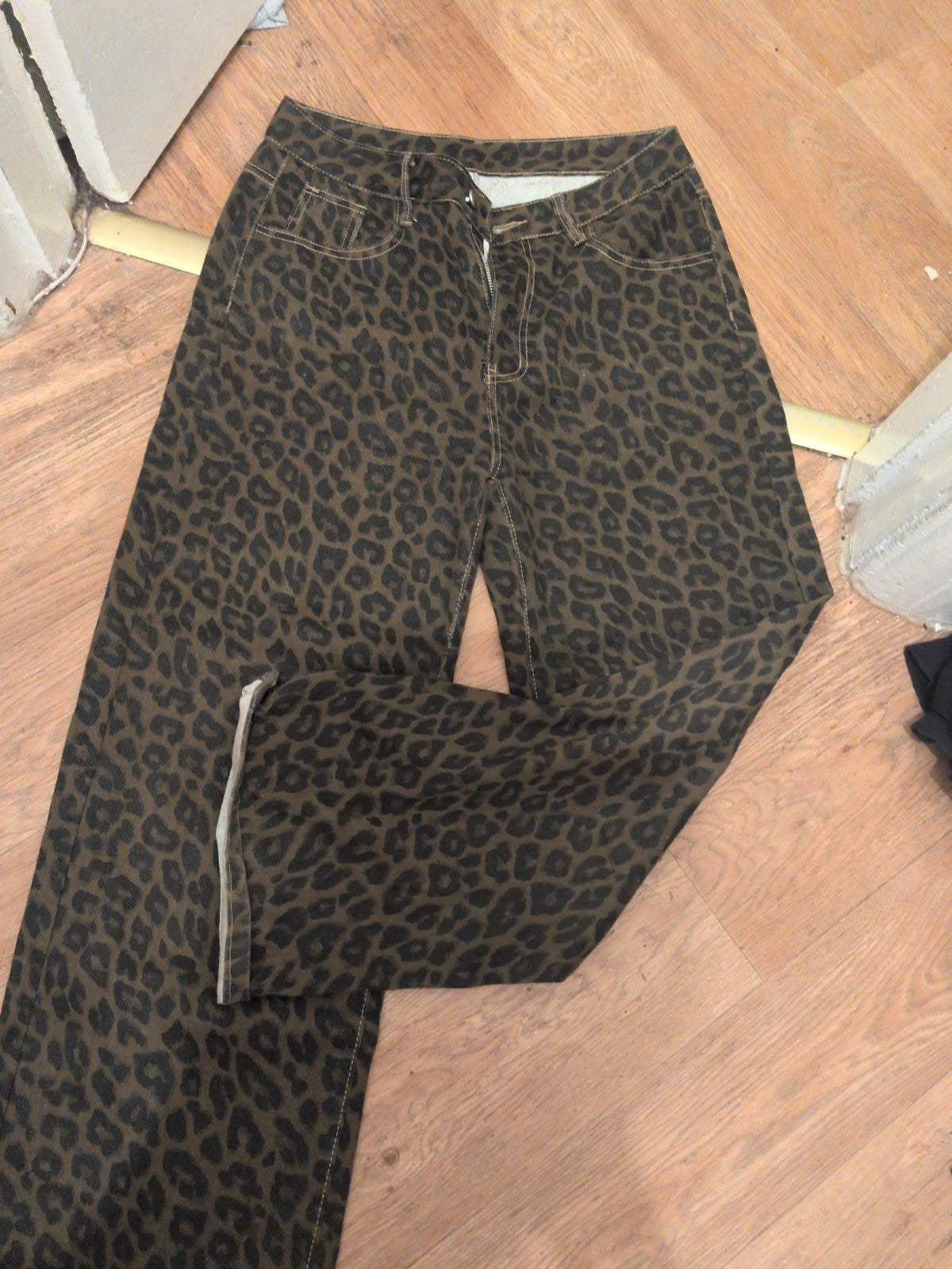 Ladies Large Dark Brown And Black Leopard Print Straight Leg Jeans