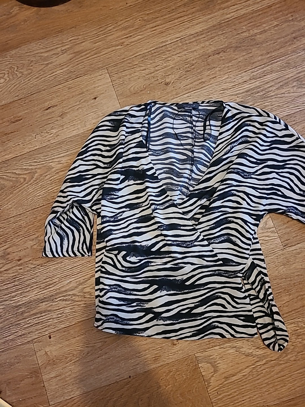 Ladies Primark Size 6 Zebra Print Mid Sleeved Blouse