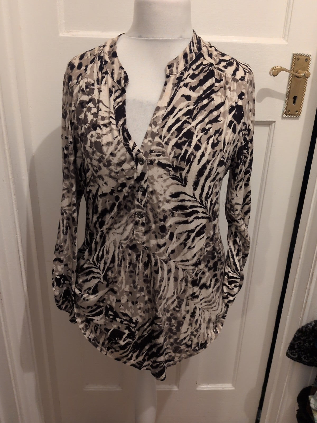 Wallis Medium Multicoloured Zebra Print Buttoned Blouse Small Hole On Rear