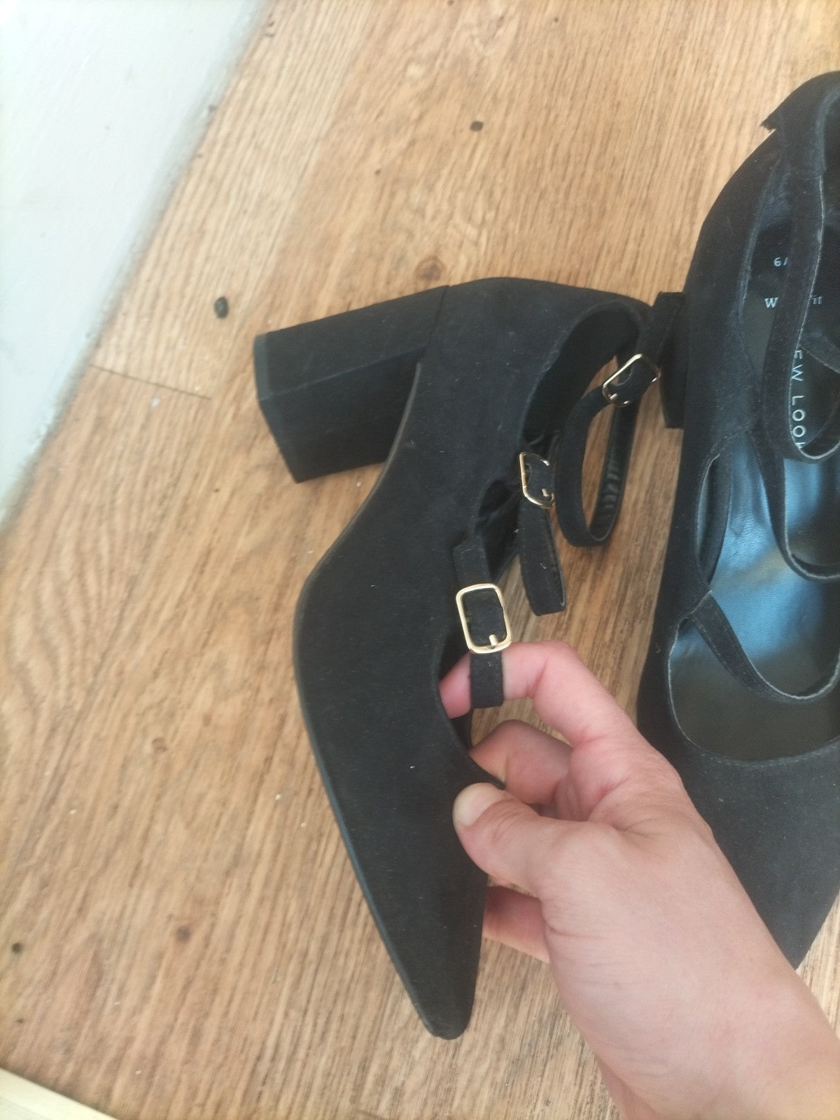 Ladies New Look Size 6 Wide Fit Black Wedge Shoes.