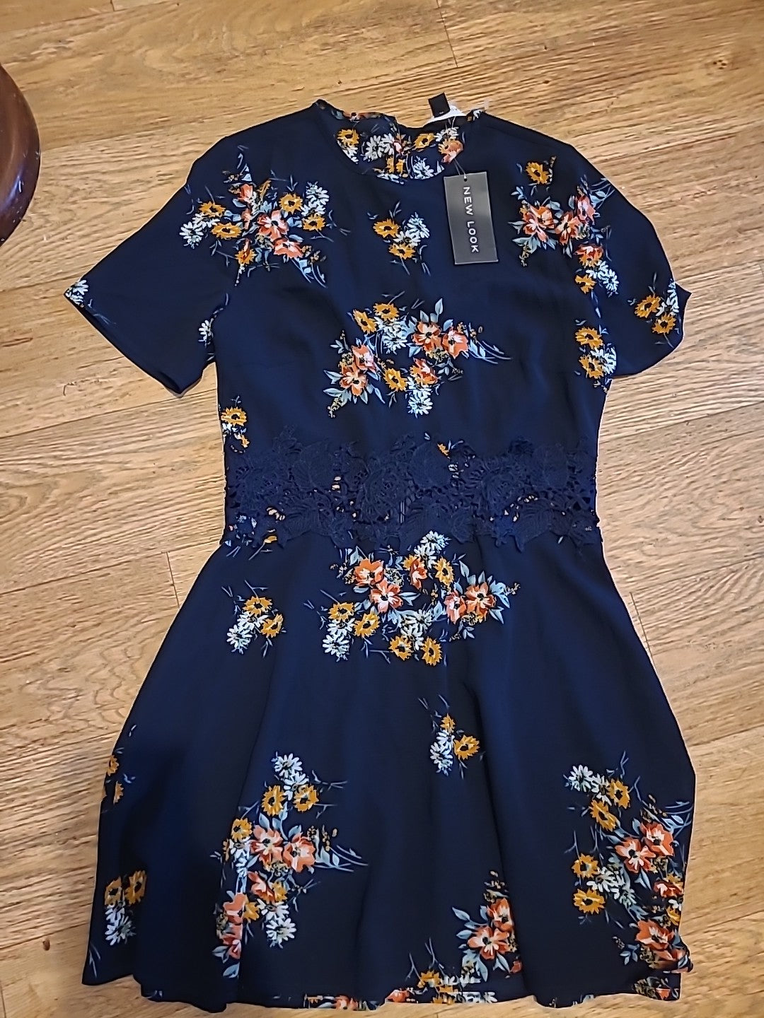 Brand New Ladies New Look Size 10 Navy Floral Short Sleeved Dress