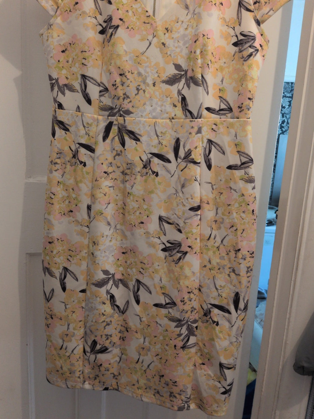 Dorothy Perkins 16 Yellow Floral Sleeveless Dress