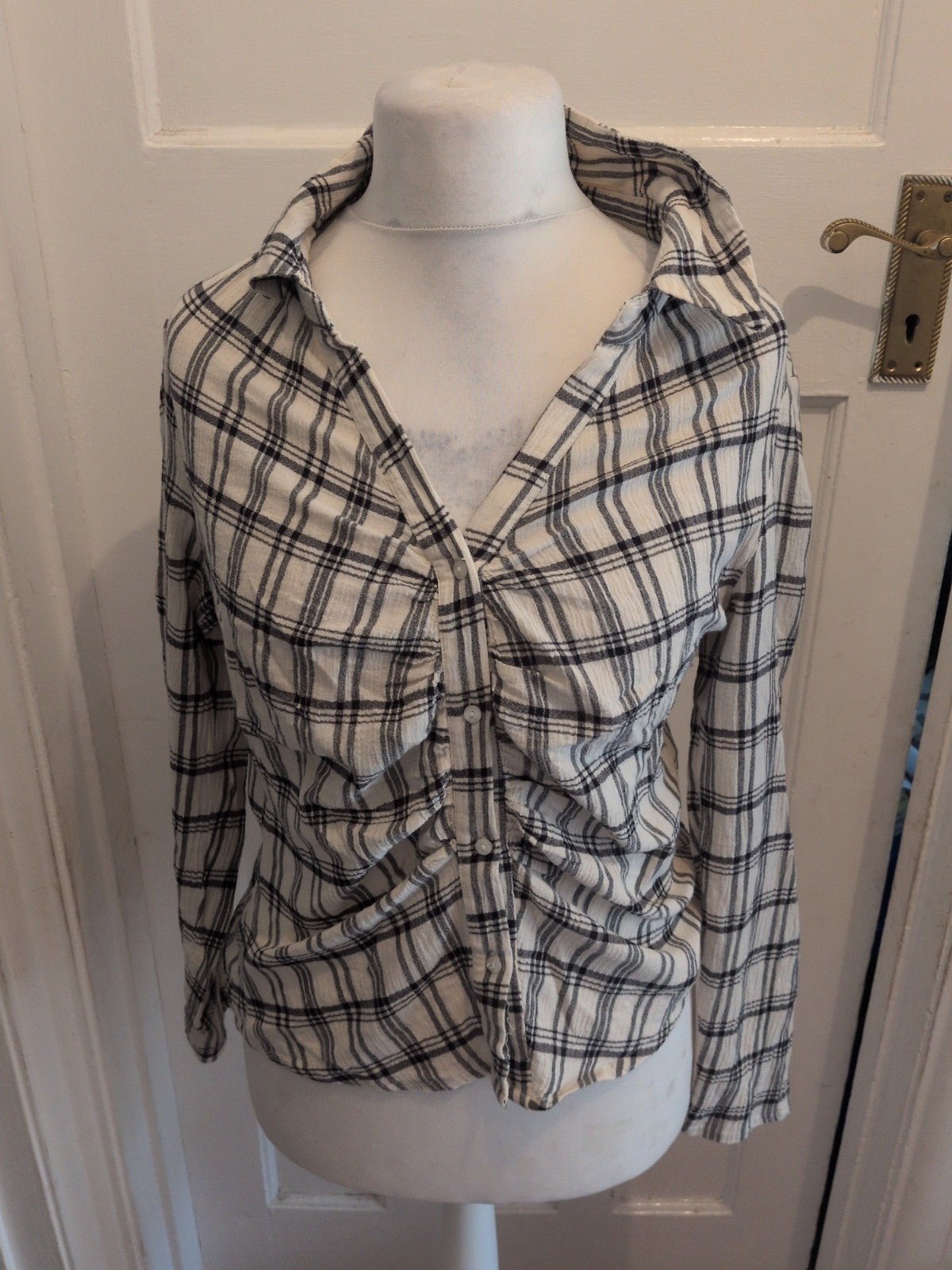 Ladies Primark 14 Cream And Black Check Long Sleeve Blouse