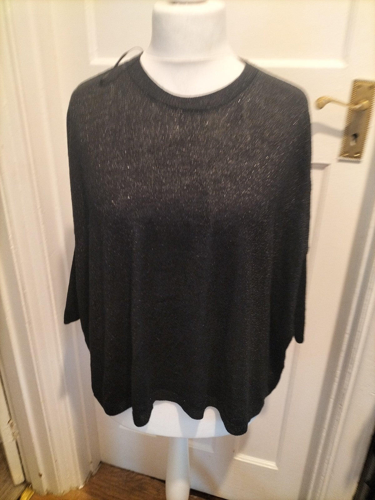 Ladies Voulez Vous Size S/M Black Shimmer Short Sleeved Top