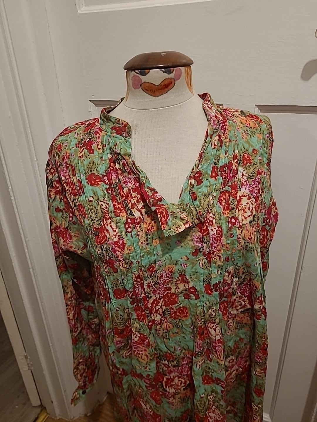 Ladies Size S/M Green And Pink Floral Long Sleeved Dress