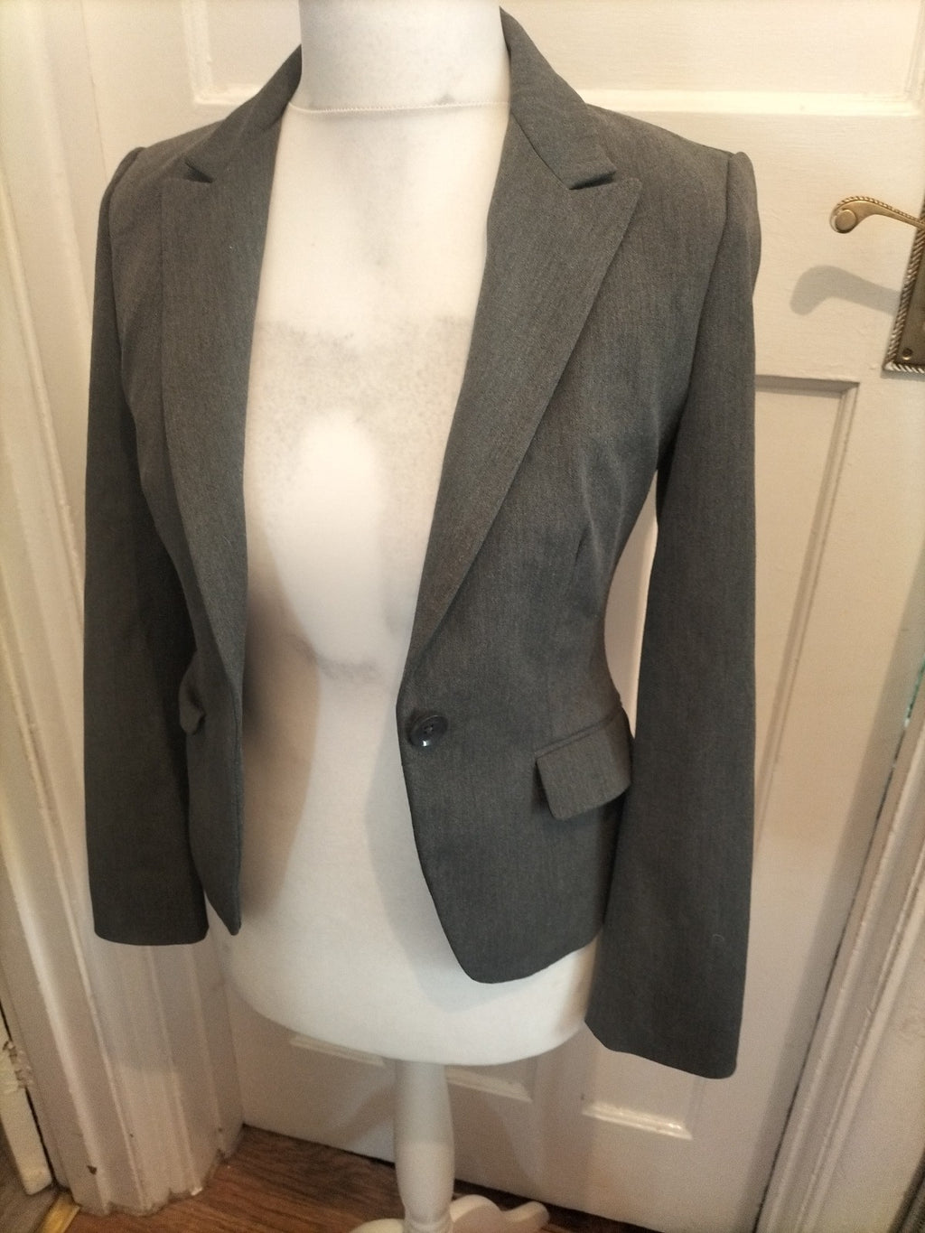 Ladies Express Design Studio Size 4 Grey Padded Lined Blazer