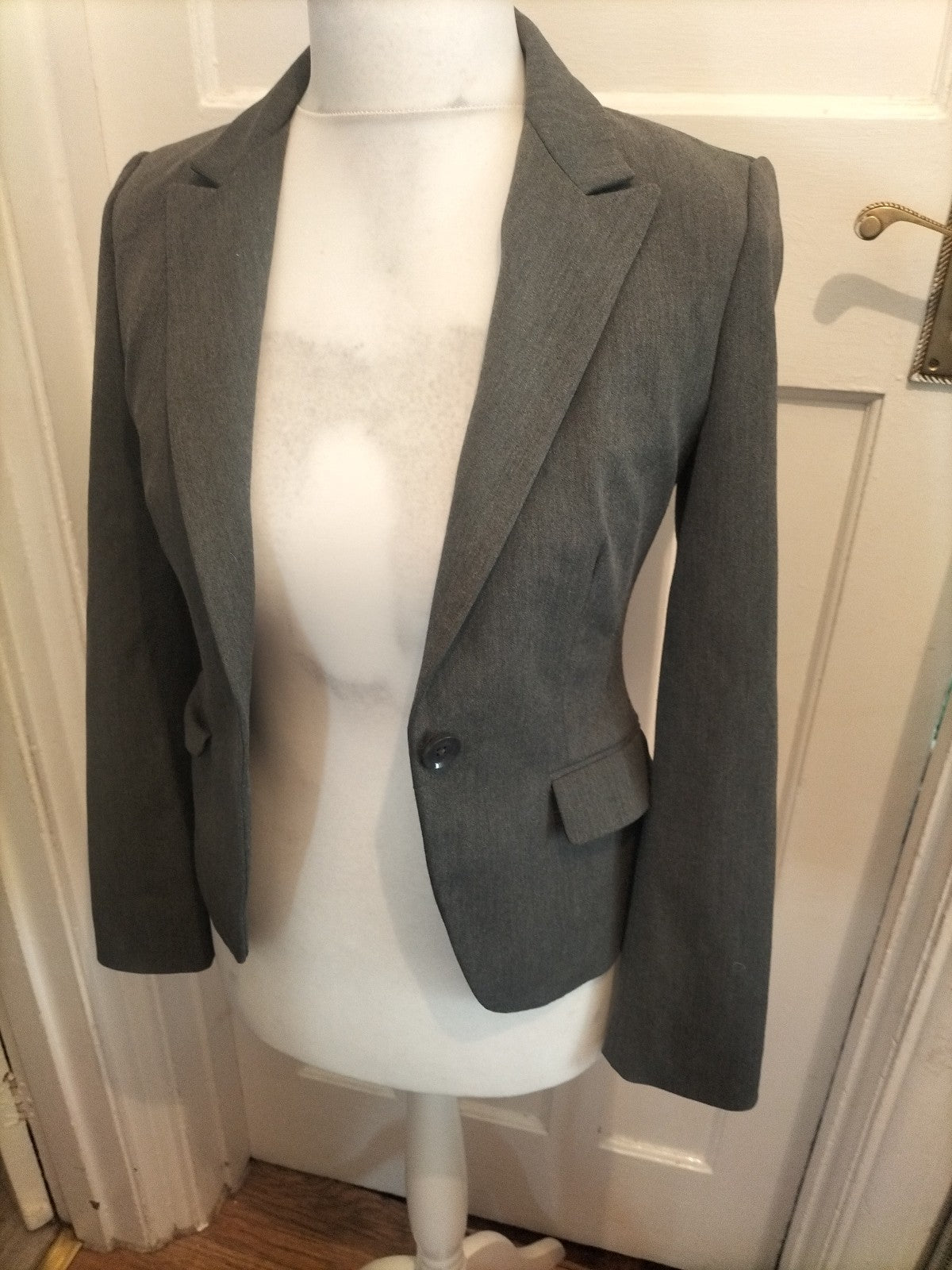 Ladies Express Design Studio Size 4 Grey Padded Lined Blazer
