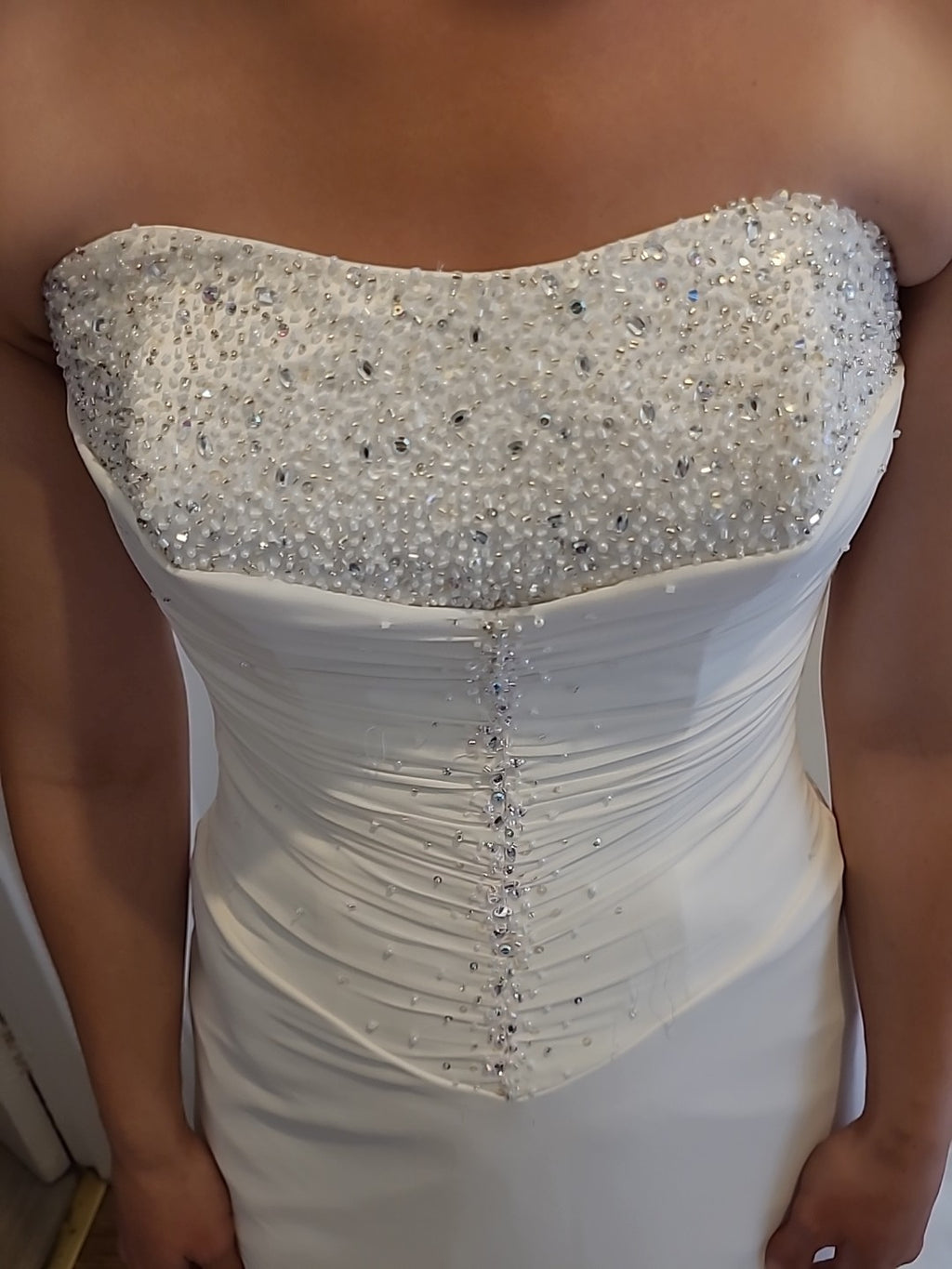 Ladies Wedding Gown Size 8 D'ZAGE Pale Ivory & Sequins