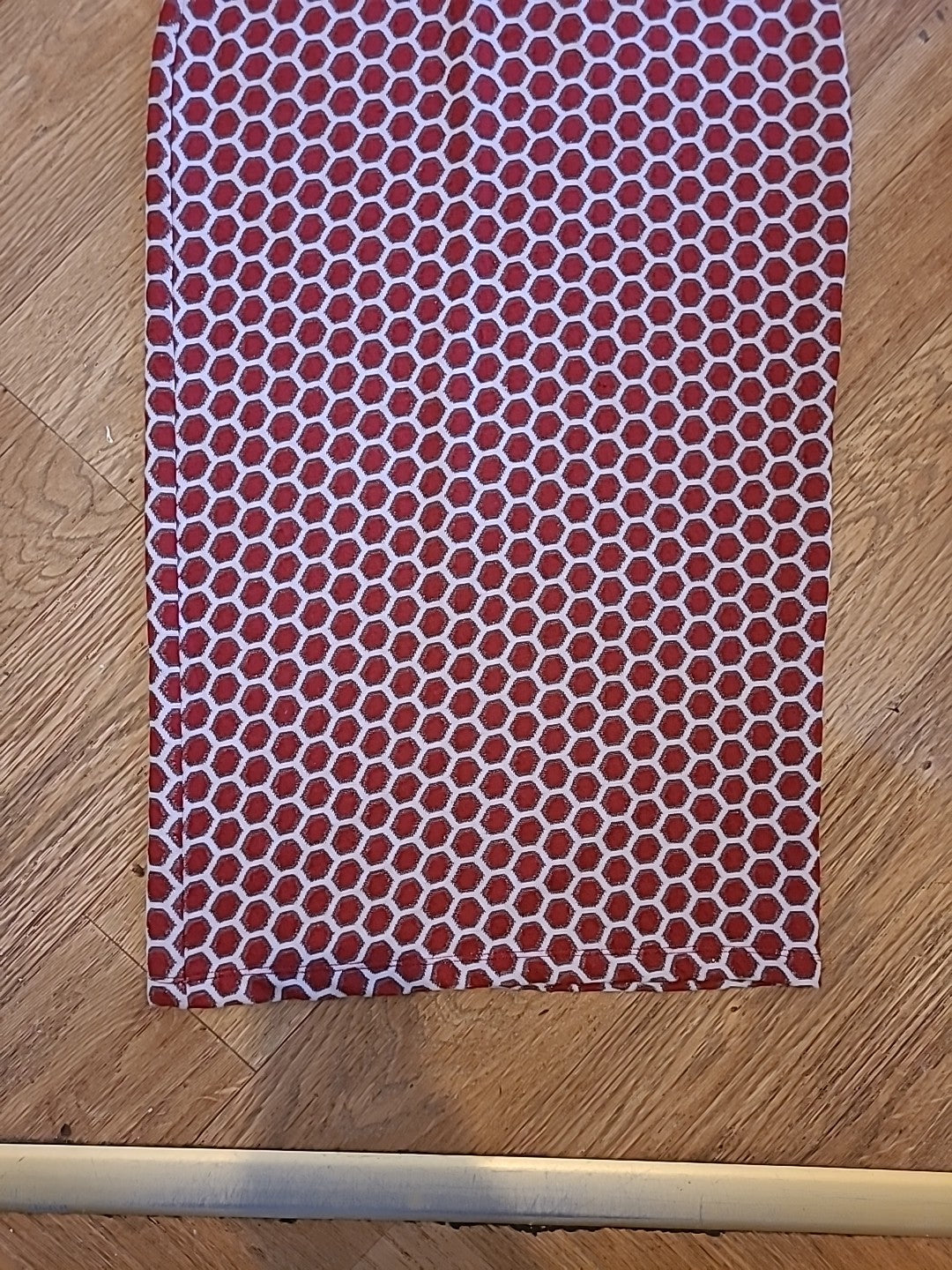 Brand New Ladies H&M Size XS  Red White Elasticated Long Pencil Skirt