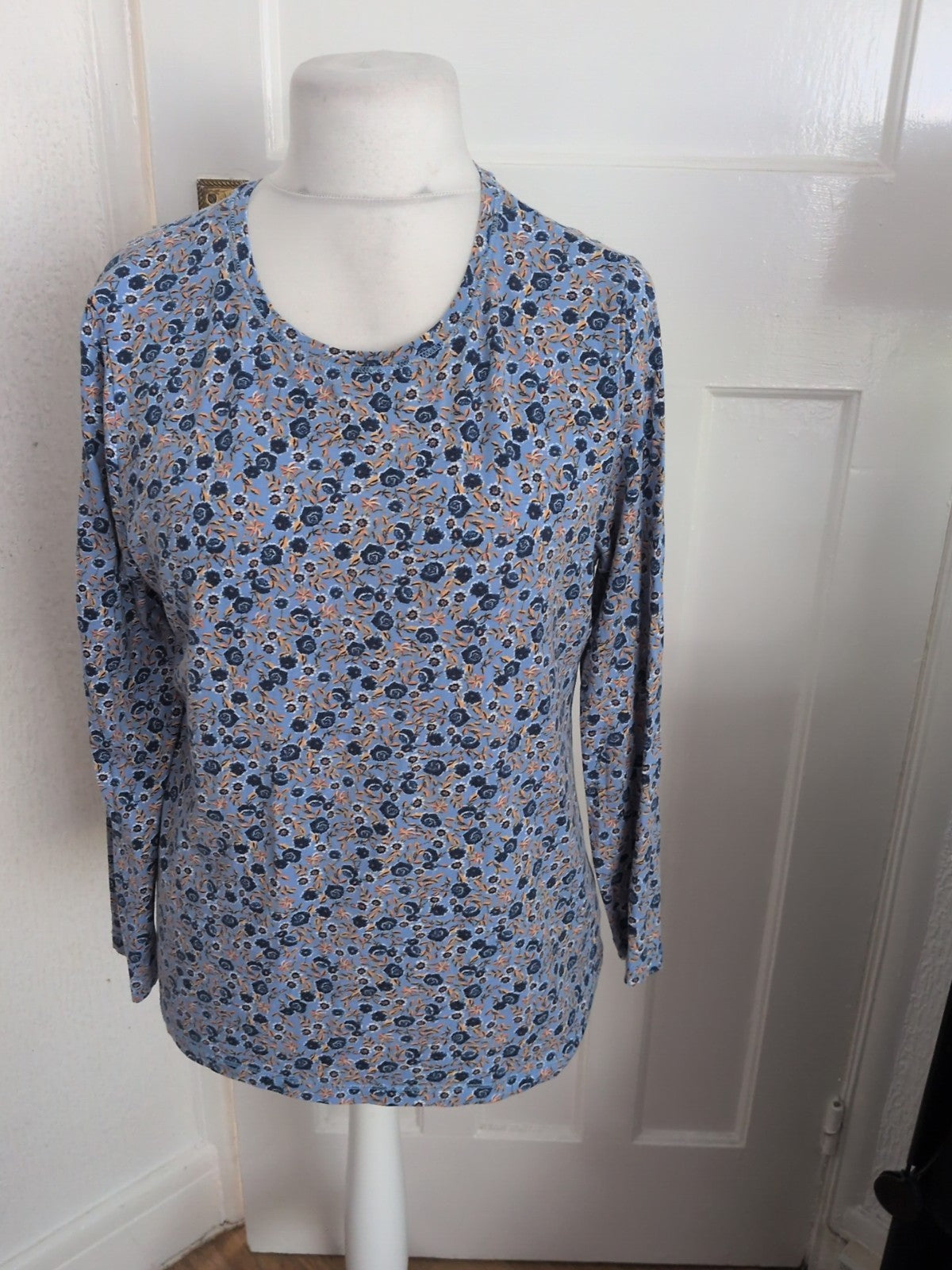 Tu 20 Blue Floral Long Sleeve Round Neck Blouse
