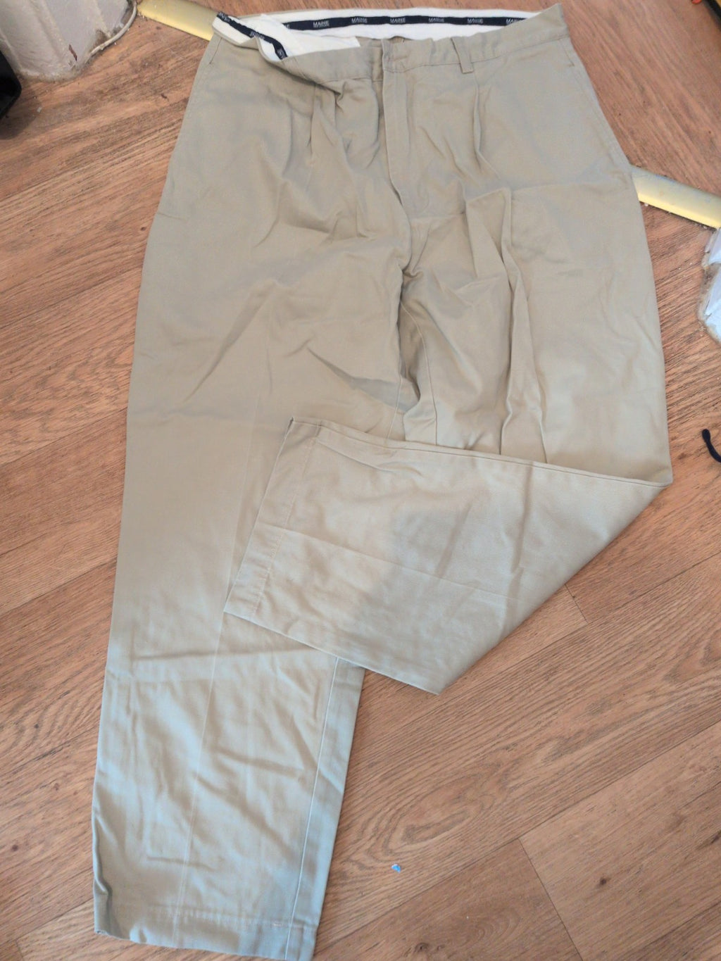 Maine New England 36R Stone Trousers Chino