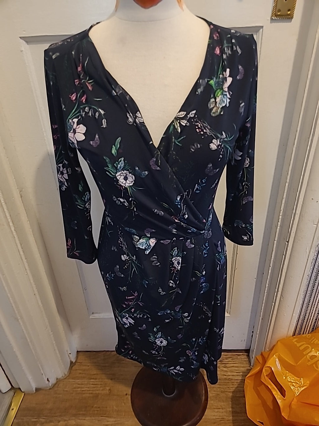 Ladies Oasis Size Small Navy Floral V Neck Mid Sleeved Dress