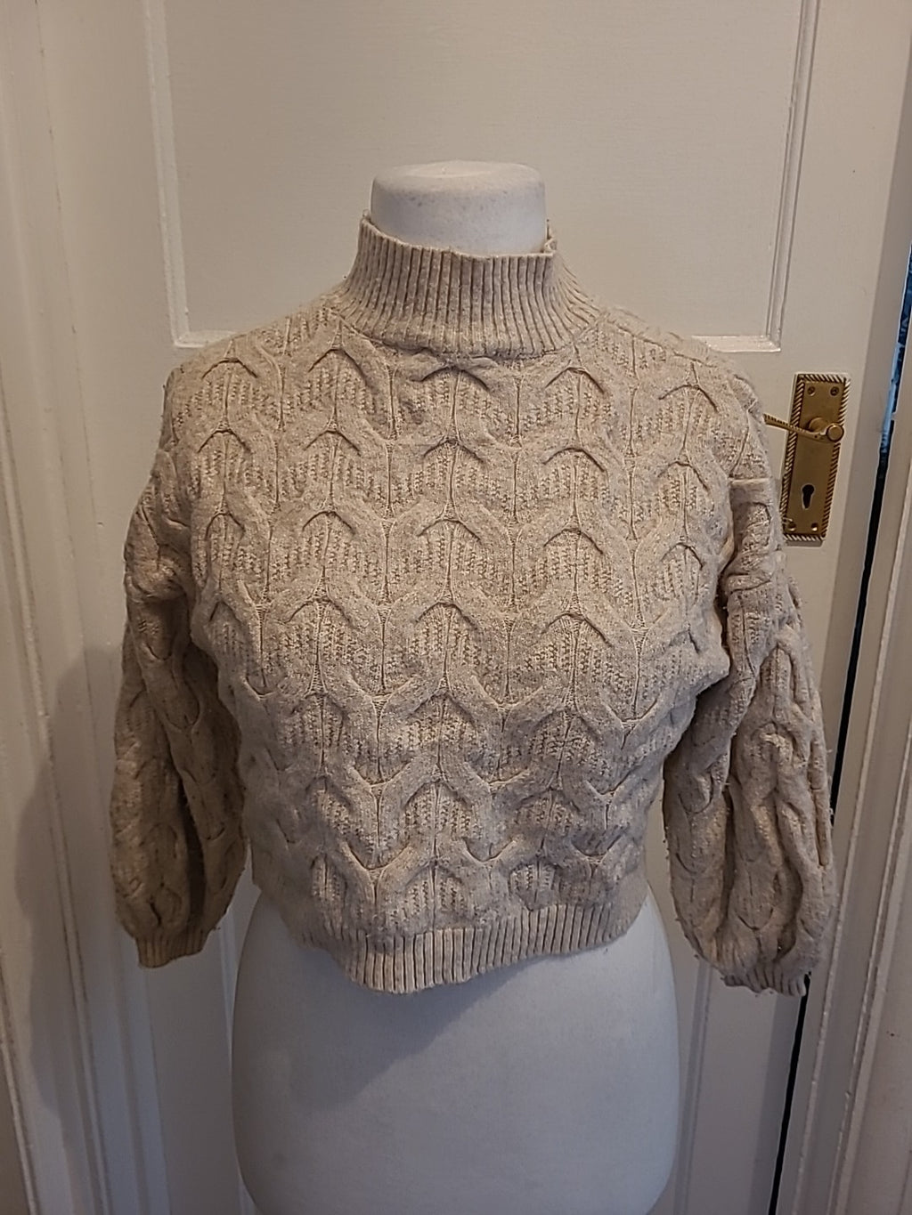 Ladies Asos Size 6 Beige Knit Long Sleeved Jumper