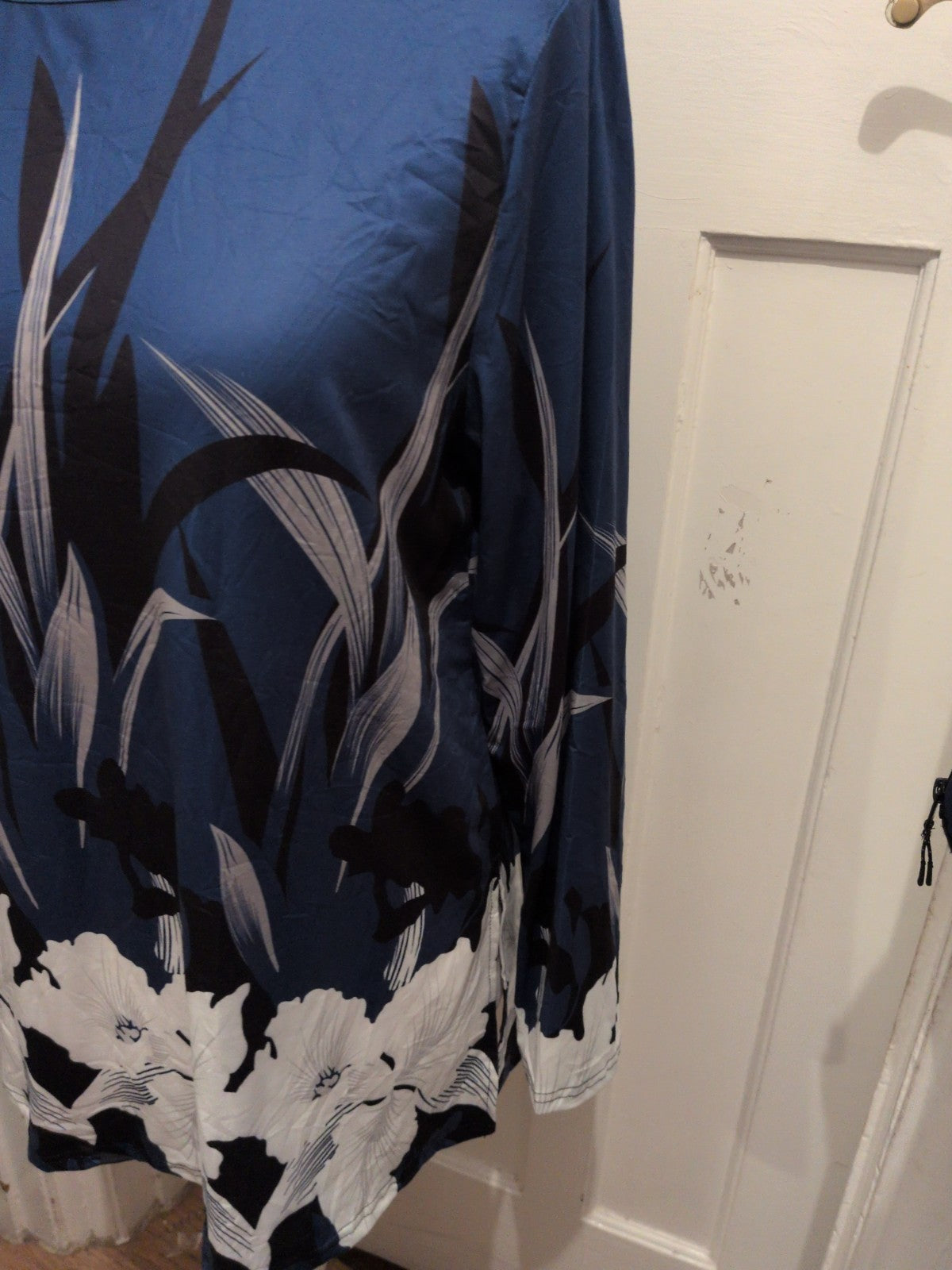 Large Blue Black White Long Sleeve Blouse