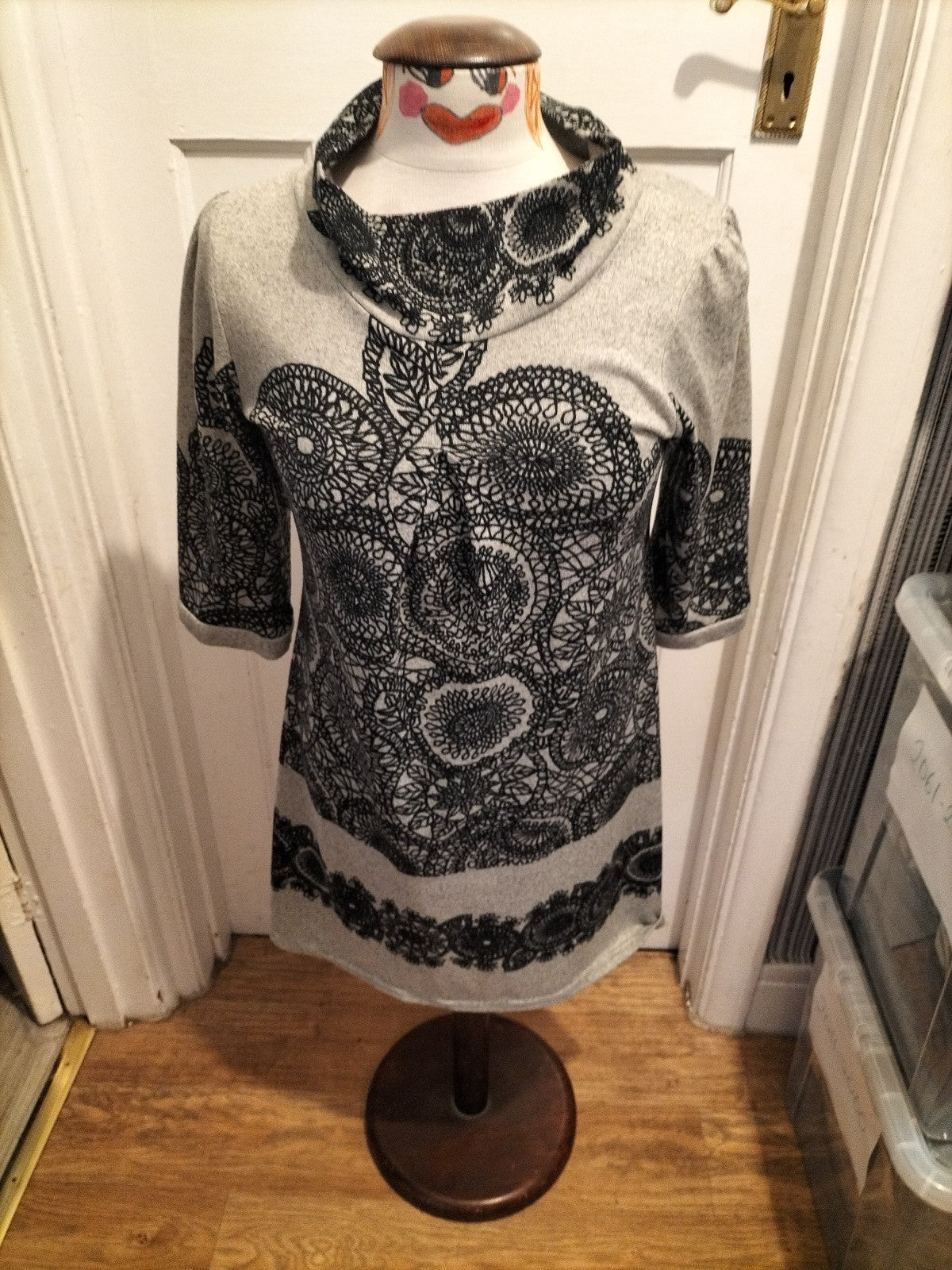 Ladies Izabel Size 10 Grey Black Mid Sleeved Jumper Dress