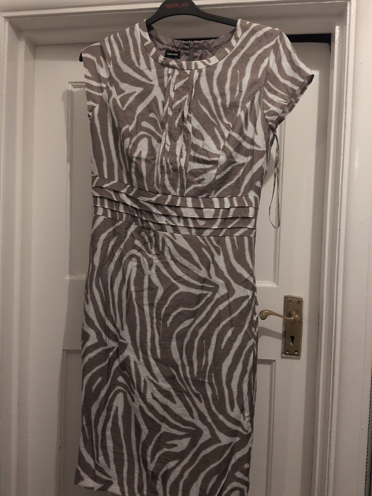 Garry Webber Size 12 White And Khaki Short Sleeve Dress